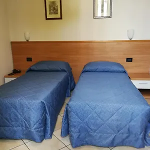 Salerno 3*, Milaan Italië
