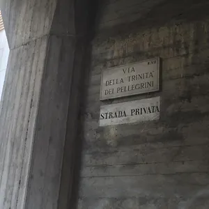 Regola 2*, Rome Italië